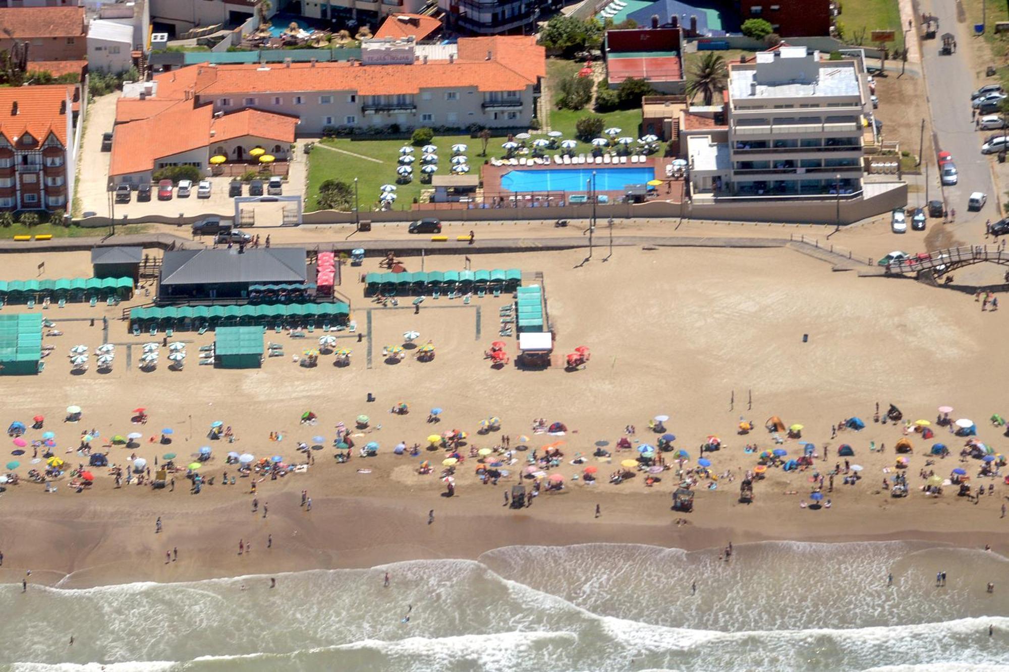 108 Y El Mar - Hotel Tejas Rojas Villa Gesell Eksteriør billede