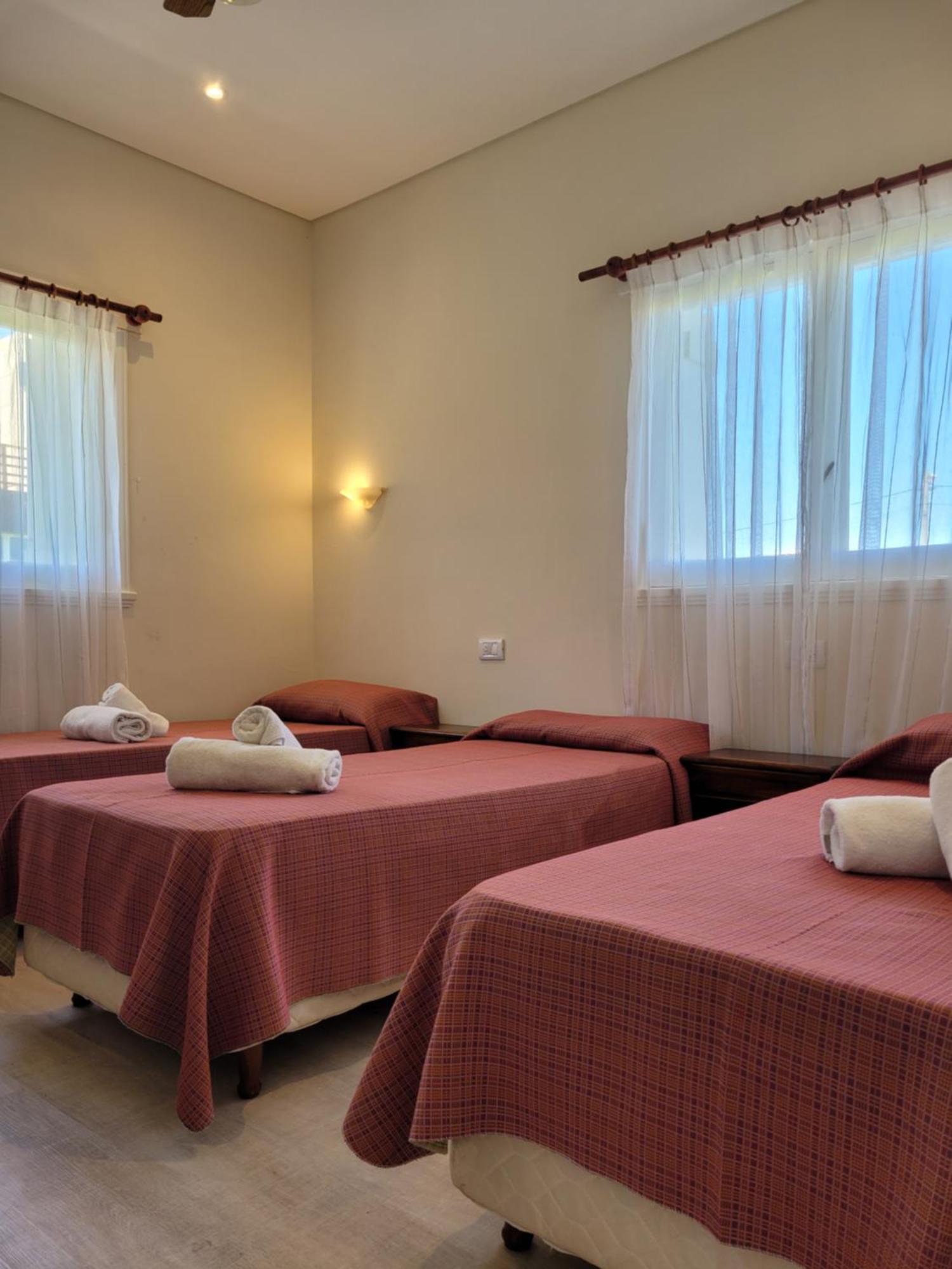108 Y El Mar - Hotel Tejas Rojas Villa Gesell Eksteriør billede