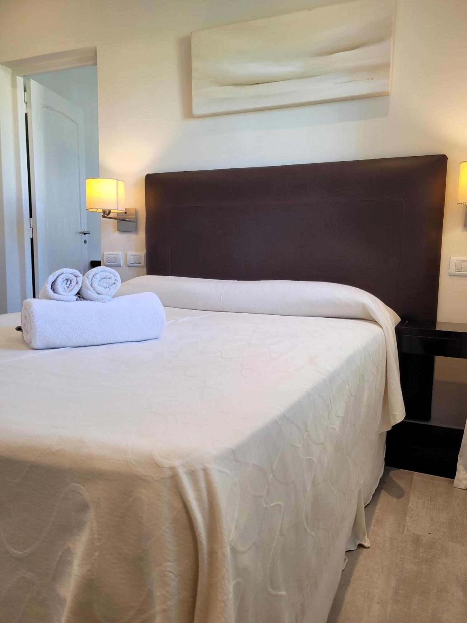 108 Y El Mar - Hotel Tejas Rojas Villa Gesell Eksteriør billede