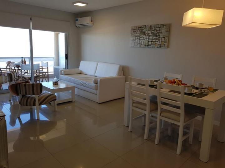108 Y El Mar - Hotel Tejas Rojas Villa Gesell Eksteriør billede